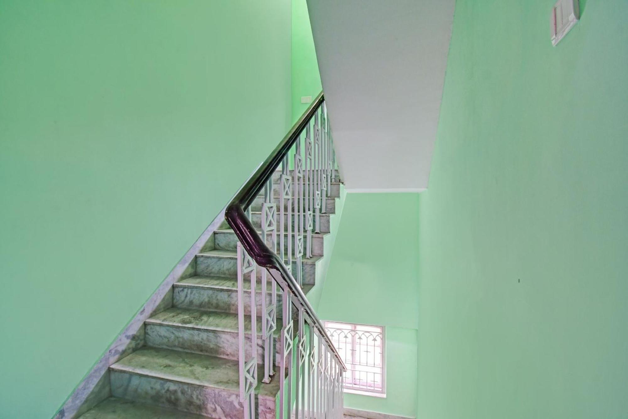 Hotel O R A Homestay Near Acropolis Mall โกลกาตา ภายนอก รูปภาพ